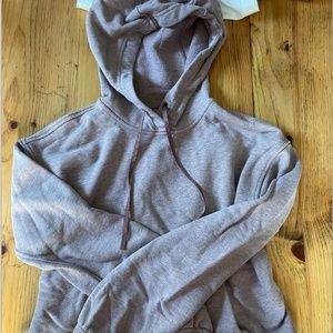 lululeom/Barry's bootcamp sweatshirt